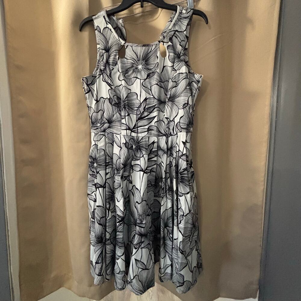 Danny & Nicole Black & White Floral Fit & Flare Midi Dress-with Pockets size 10